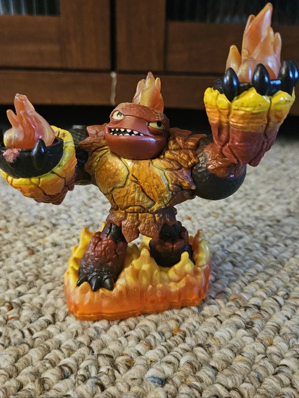 Skylanders Giants Hot Head With The Card